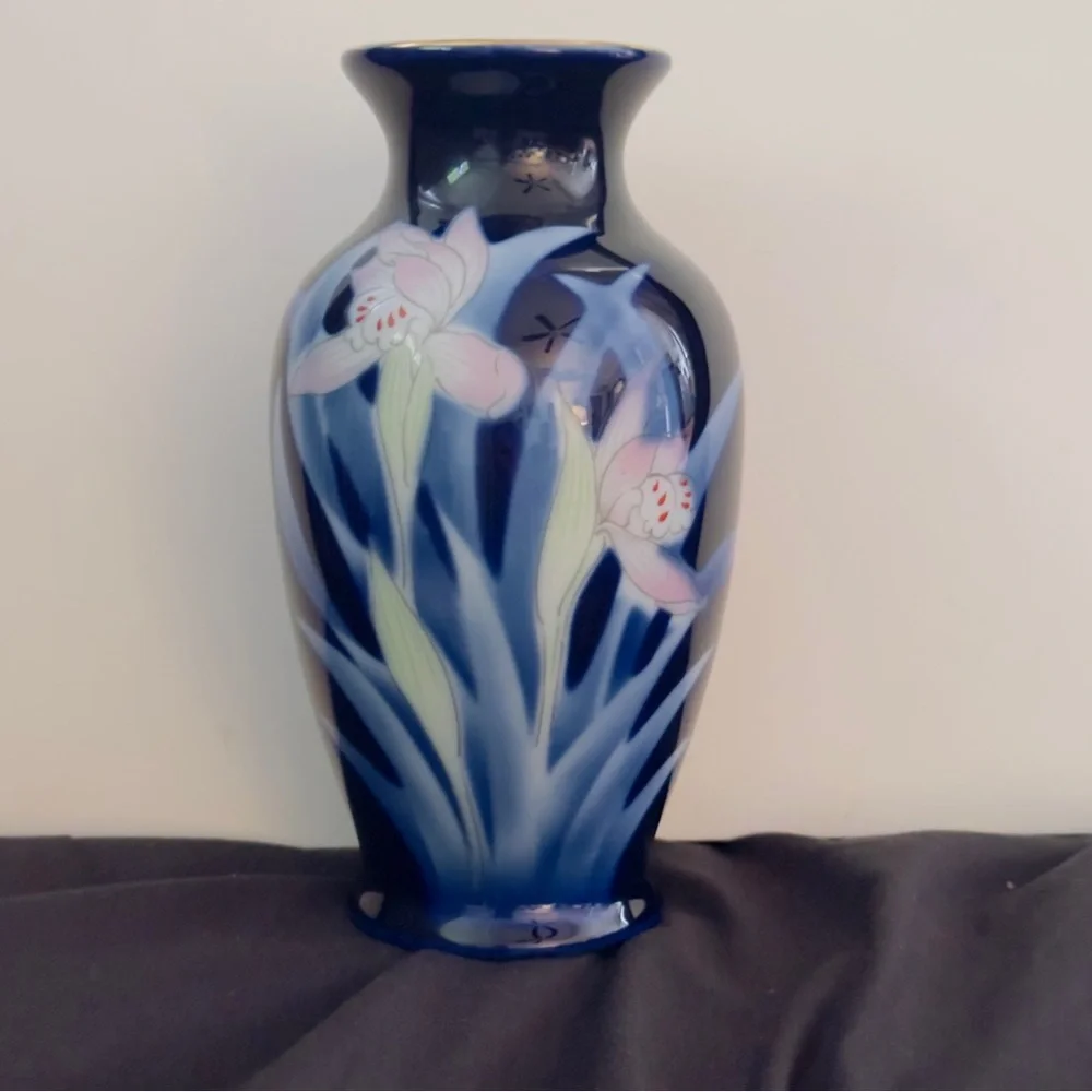 Porcelain Vase Cobalt Blue Light Blue Leaves Pink Iris Flowers 6